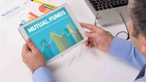 ULIP vs Mutual Funds: Similarities & differences ULIP vs Mutual Funds: Similarities &#038; differences | ulip vs mutual funds: similarities & differences